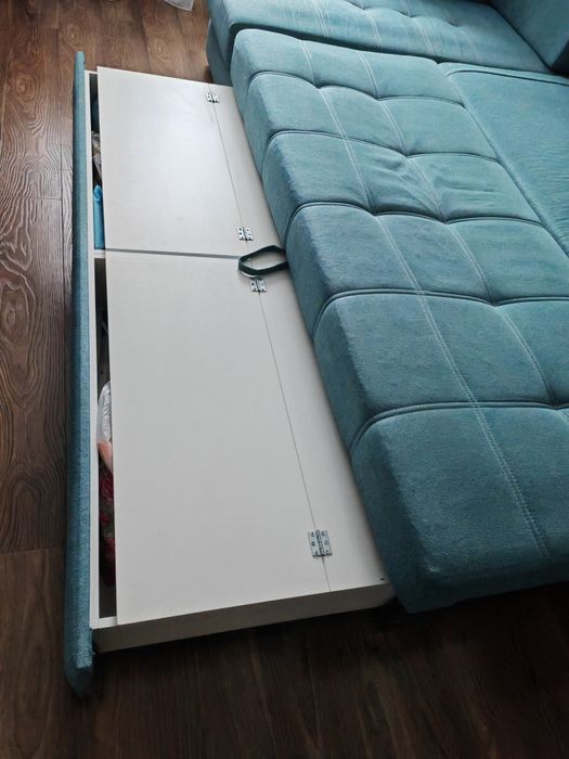 шкаф, диван, стол