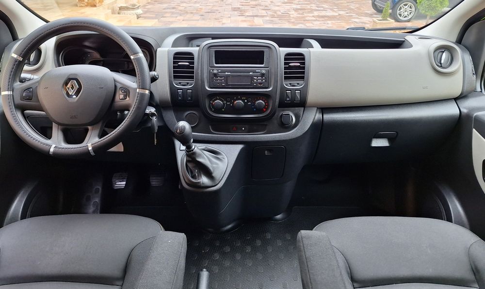 Renault Trafic / 1.6 DIESEL 150 CP / 2017 Euro 6 / Cârlig remorcare