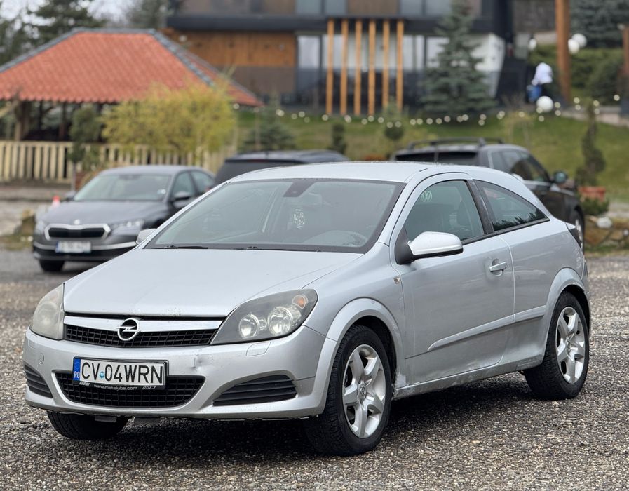 Opel Astra H GTC 1.4i benzină