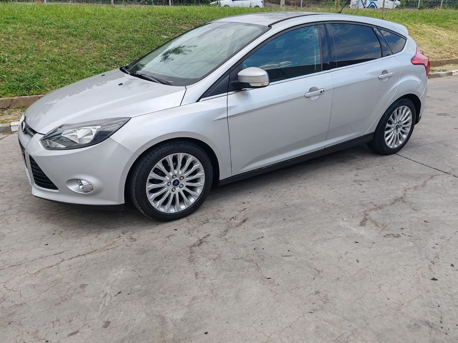 Vând urgent Ford focus 2013, benzină motor 1.0, 120 Cp