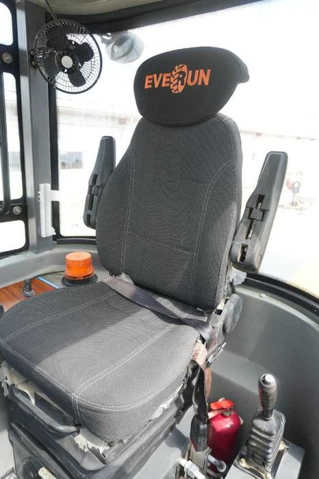 Încărcător frontal Everun ER20