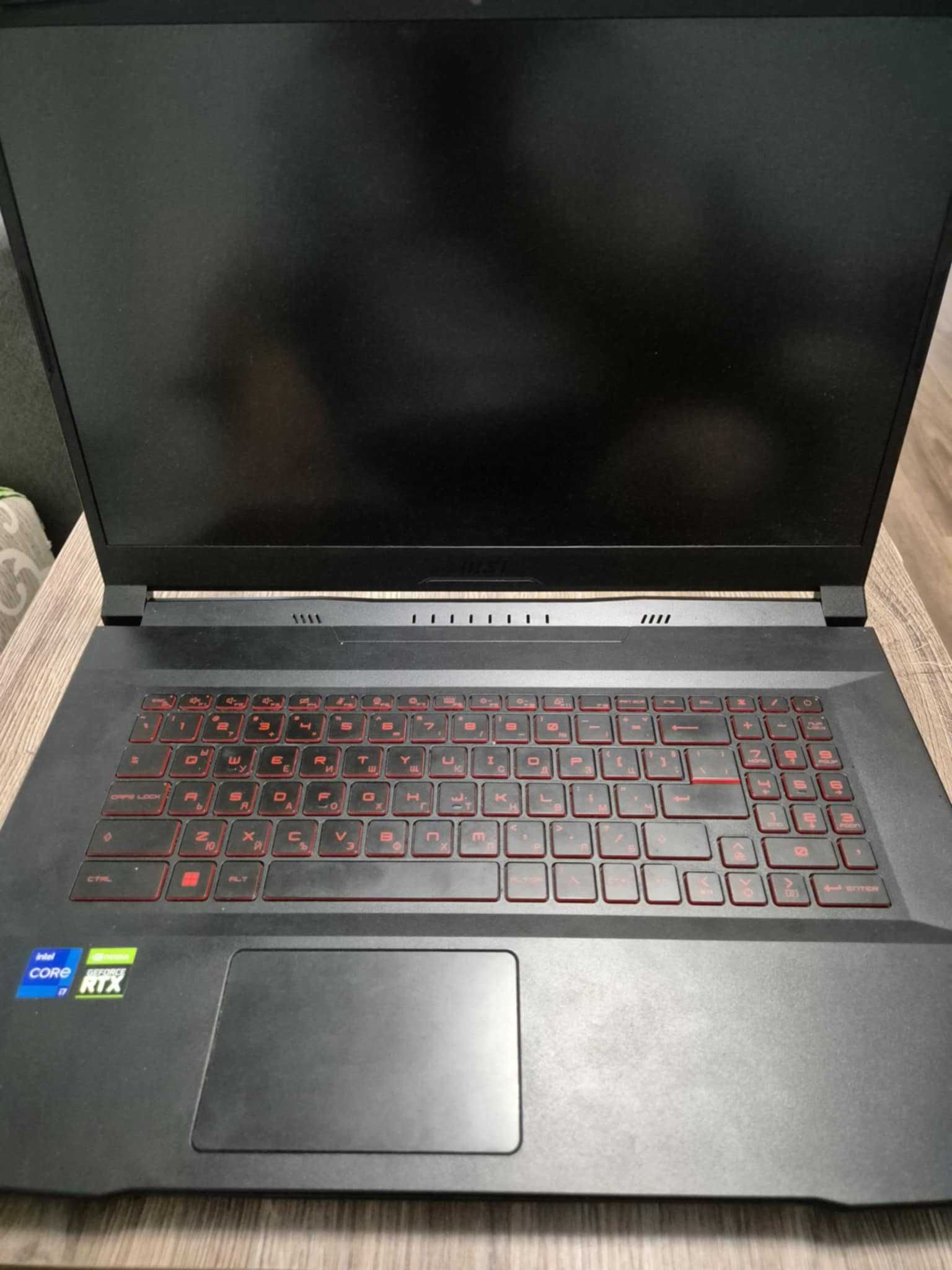 Продавам gейминг лаптоп MSI Katana GF76 11UE