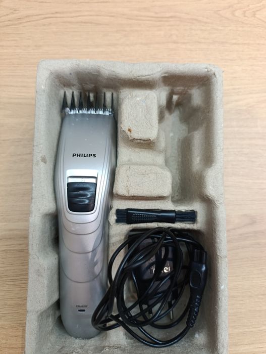 Продам машинку для стрижки Philips