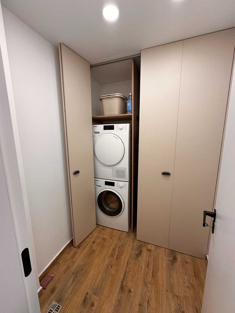 Дава се под наем Тристаен апартамент в Бургас, Изгрев - 98 кв.м за 980 € - Снимка #7