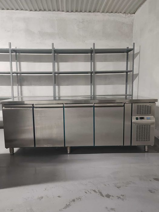 Хладилна витрина