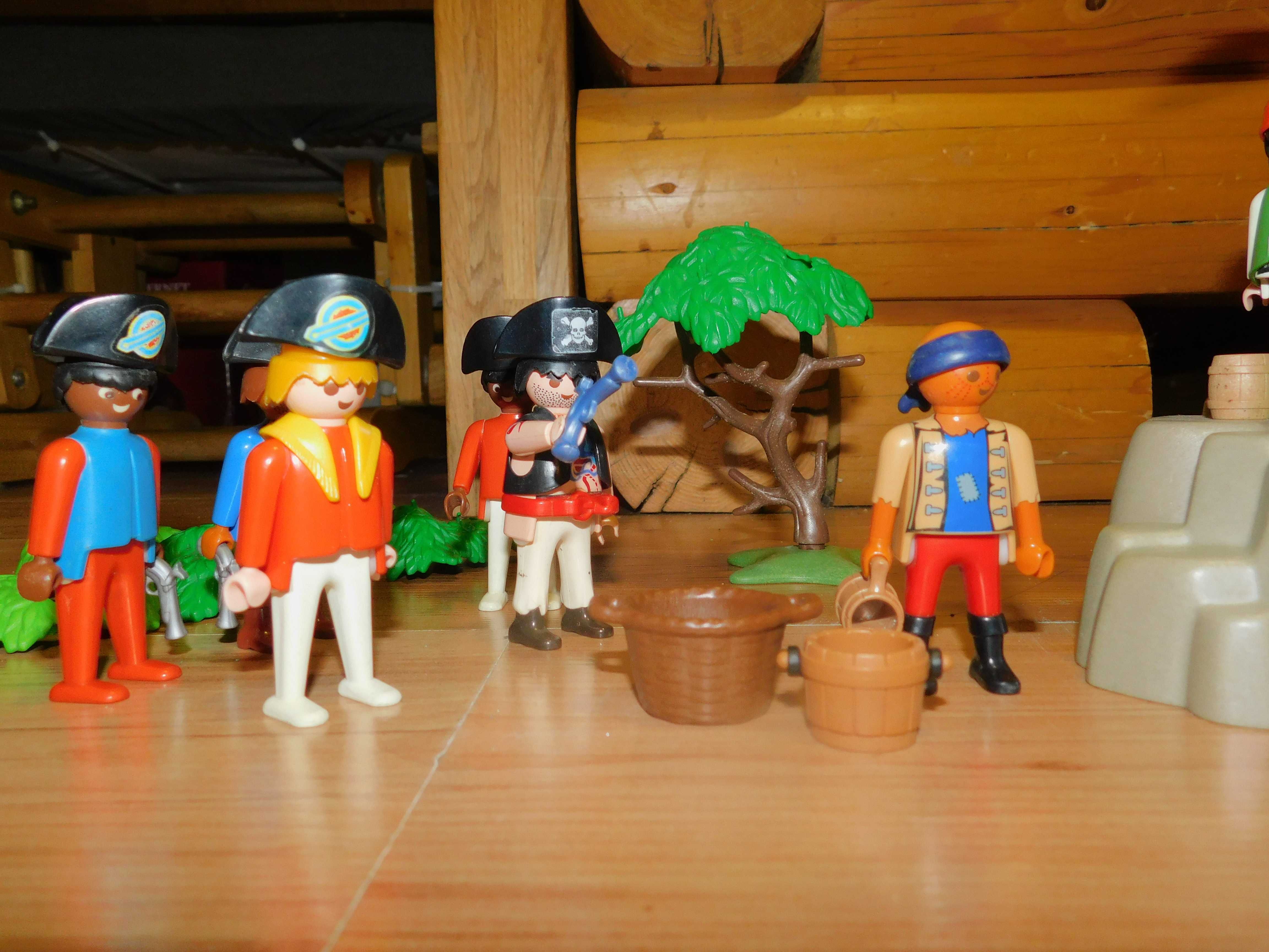 Joc Playmobil * 17 figurine + multe accesorii