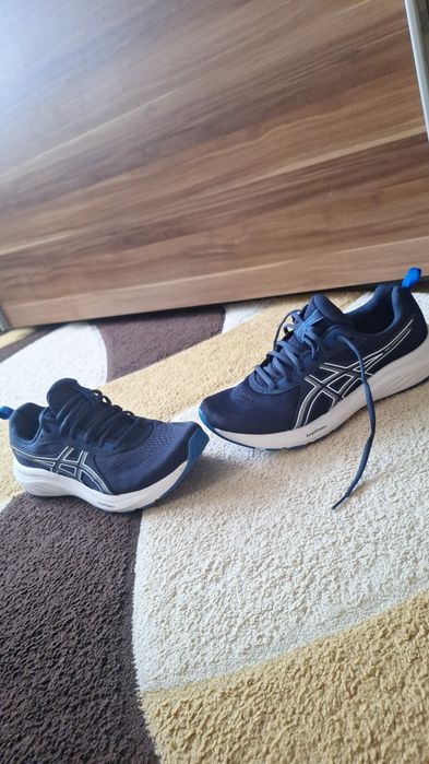 Adiasi sport Asics
