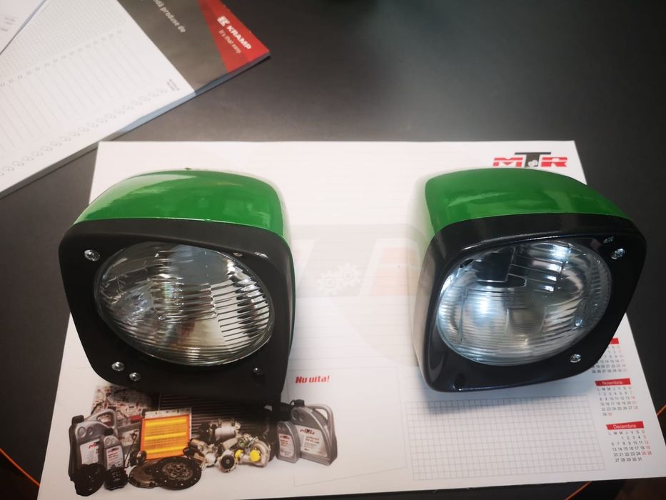 Far stinga dreapta tractor john deere original seria 3000 preț