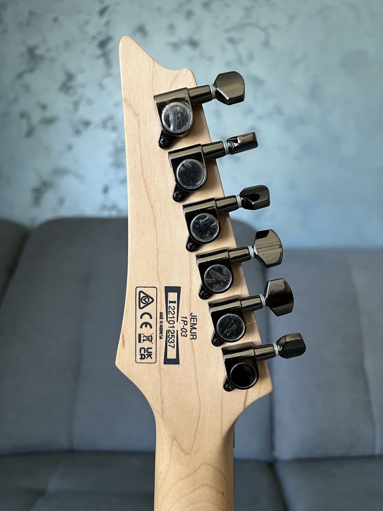 Китара Ibanez JEMJR