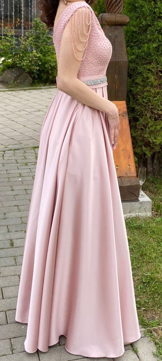 Vând rochie roz de ocazie mărime S