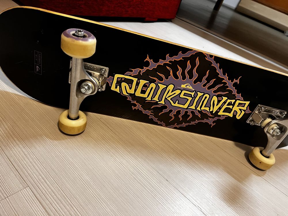Skateboar Quicksilver