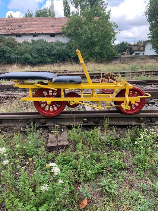 Triciclu pentru cale ferată