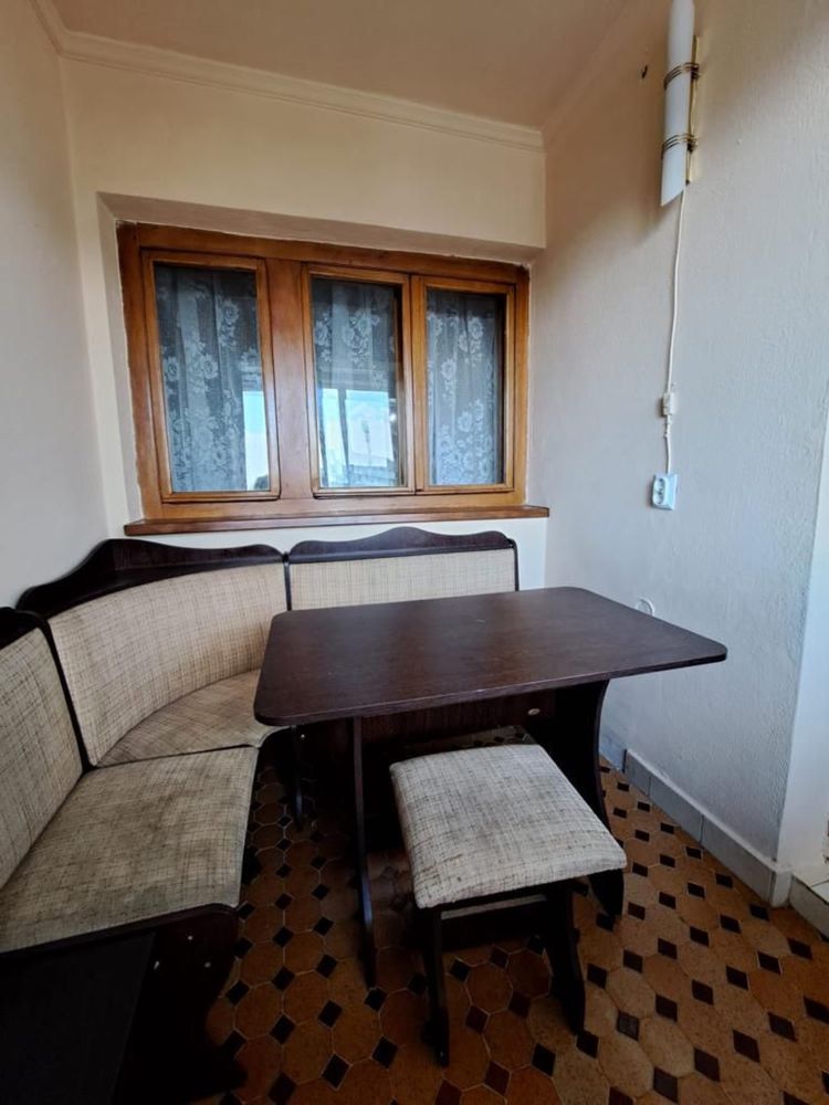 Inchiriez apartament 3 camere ultracentral centru pitesti