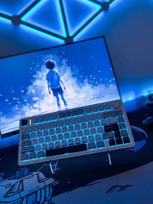 Tastatură custom AULAF75 Glacier Blue – switchuri/stabz lubrifiate