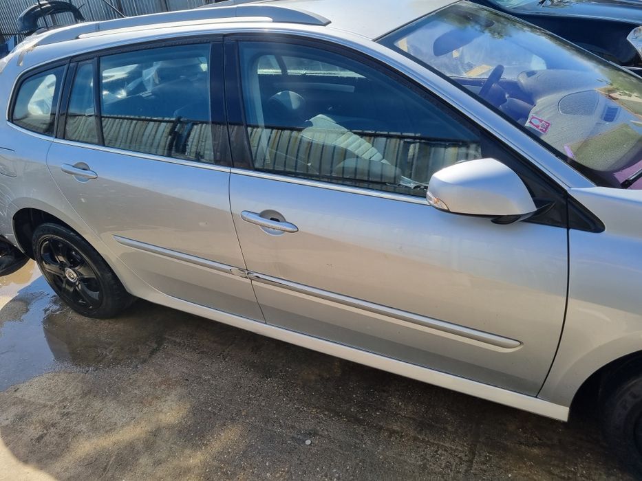 Ușă, uși, portiere, portieră dreapta față spate Renault Laguna 3
