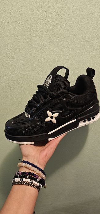 Adidasi Lv marimea 39 40