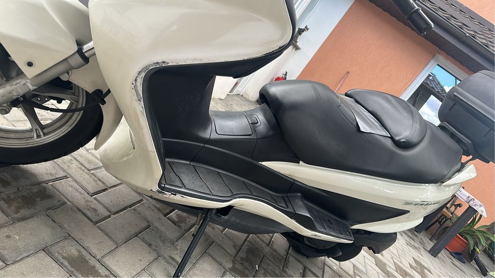 Suzuki Burgman 200