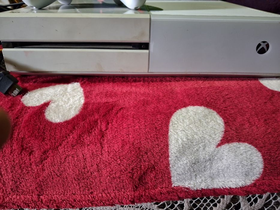 Vând xbox one,merge tot la el,Accept doar telefoane la schimb!