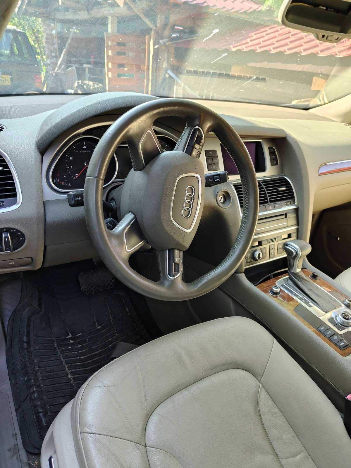 Продавам AudiQ7 на части 3.0 бензин