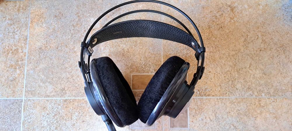 Căști AKG K702, aproape noi