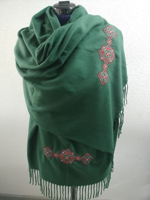 Кашмирени бродирани шалчета