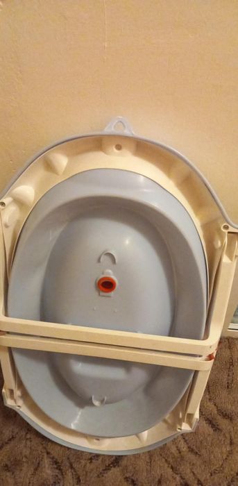 Бебешко  корито на стойка с мрежа за къпане