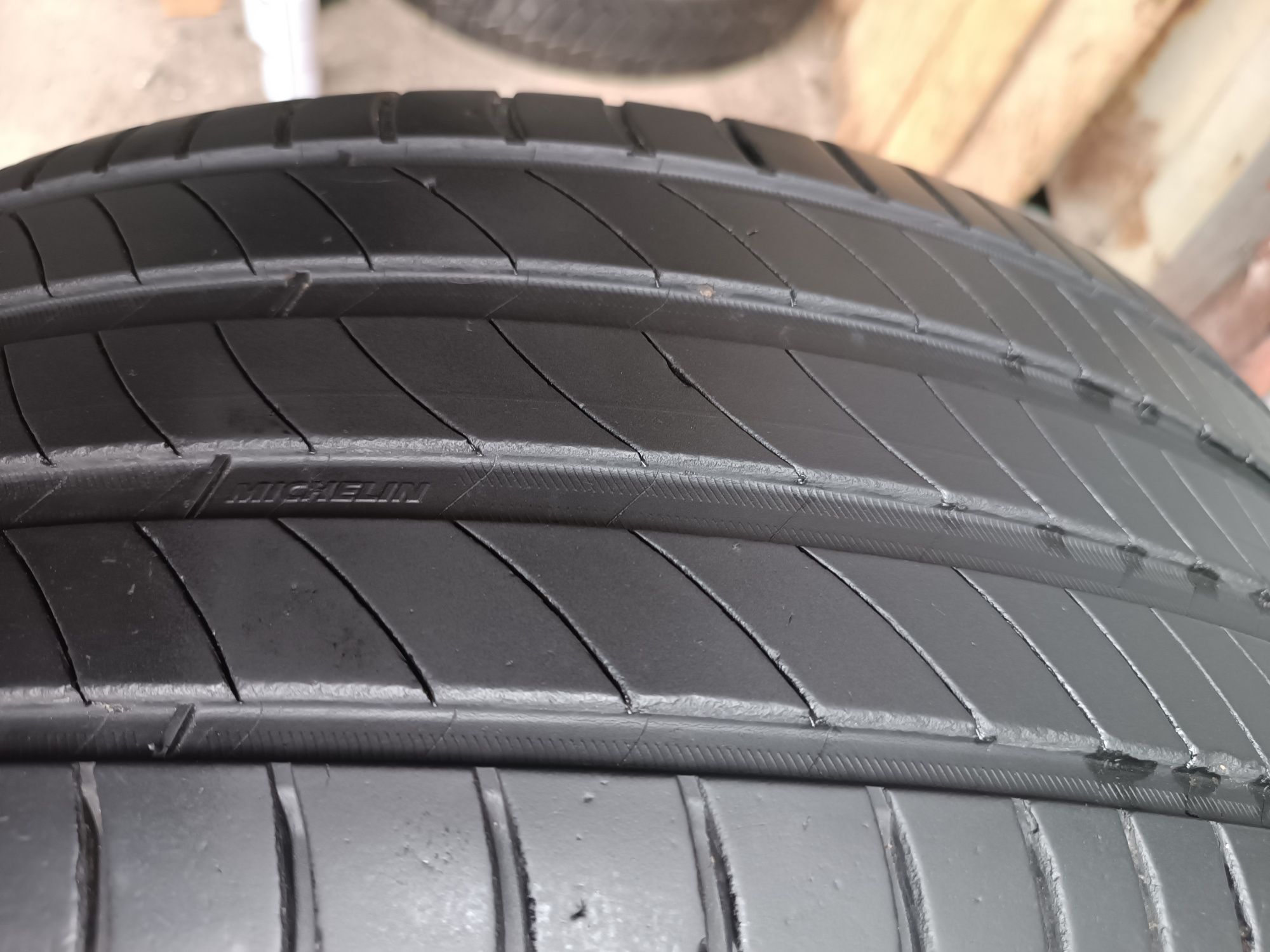 245/45/18 Michelin