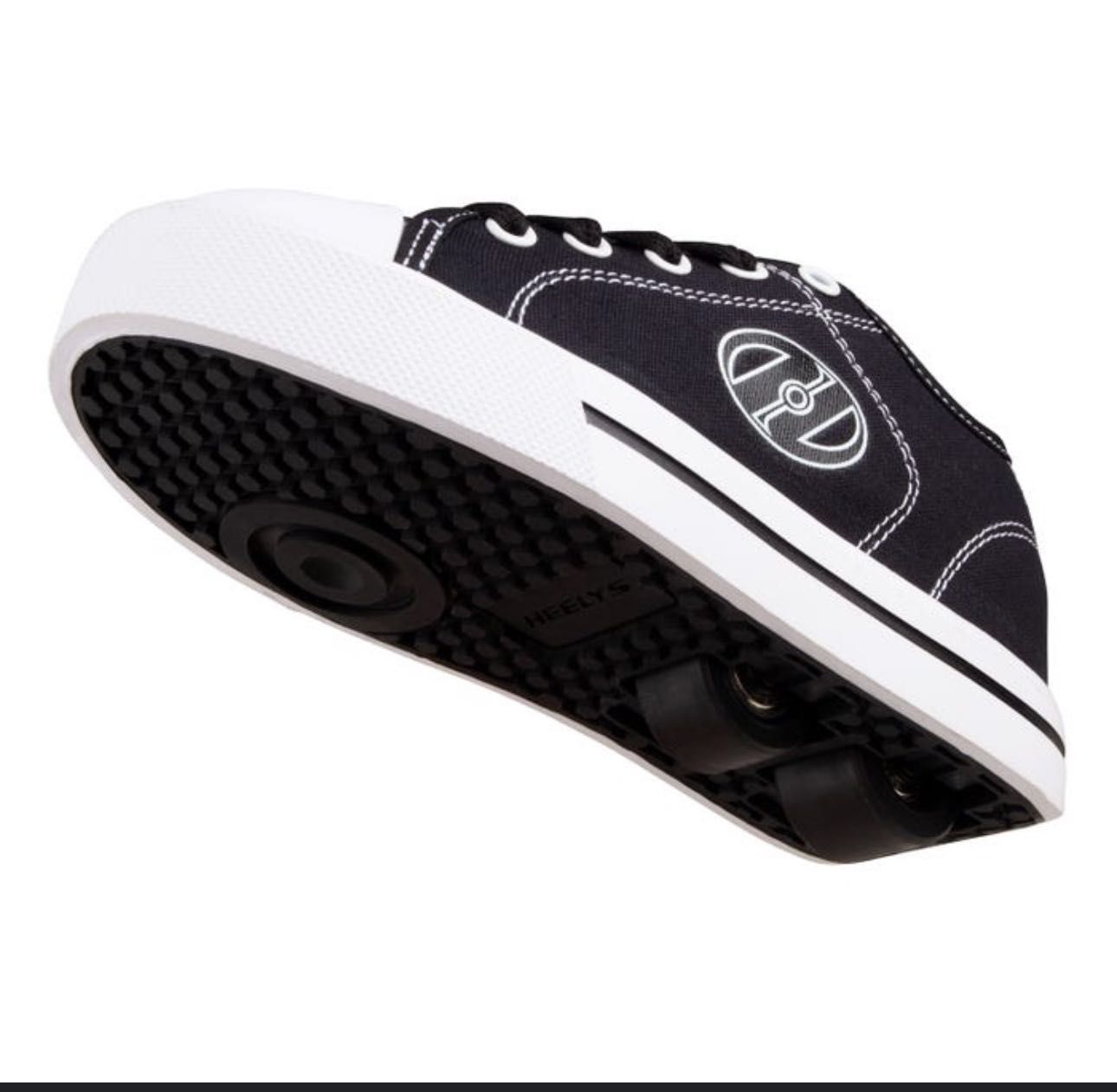 Нови Детски обувки с колелца heelys