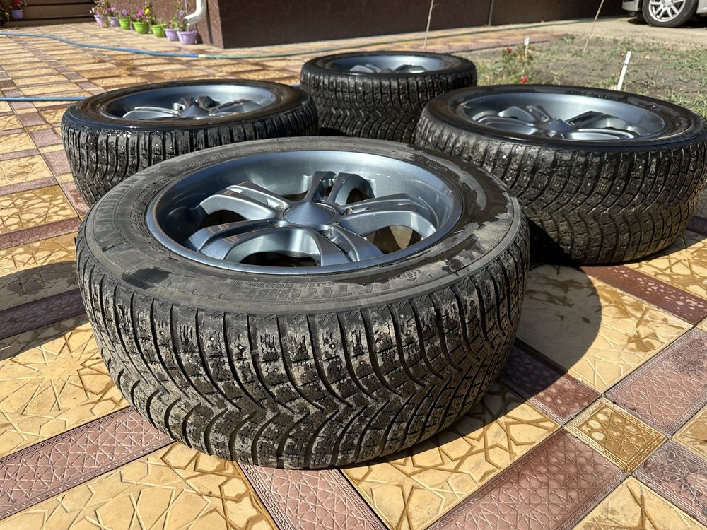 Продаю зимние шины Michelin