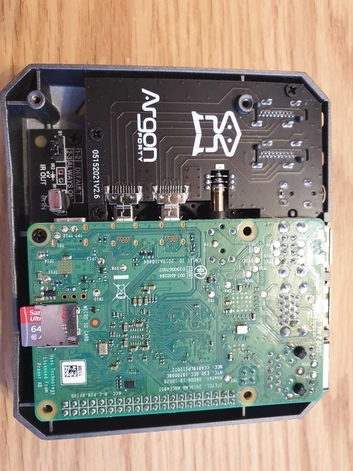 Raspberry Pi 4 Model  + Argon ONE M.2 + SSD 1TB