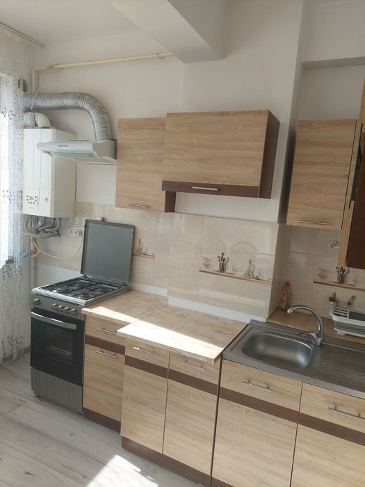 Închiriez apartament