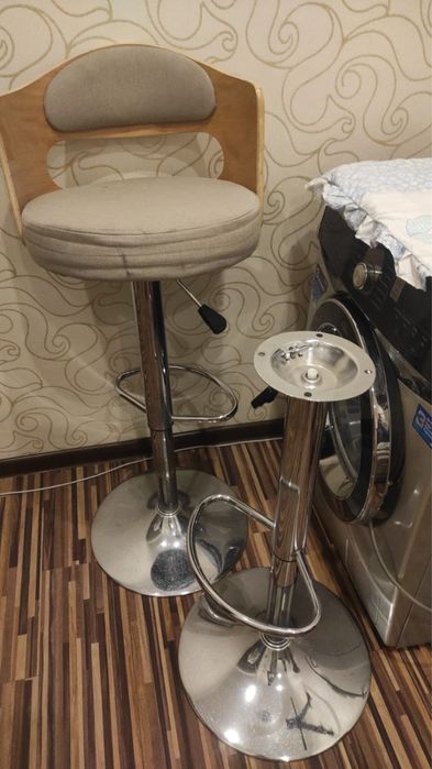 Барный стул в нормальном состоянии