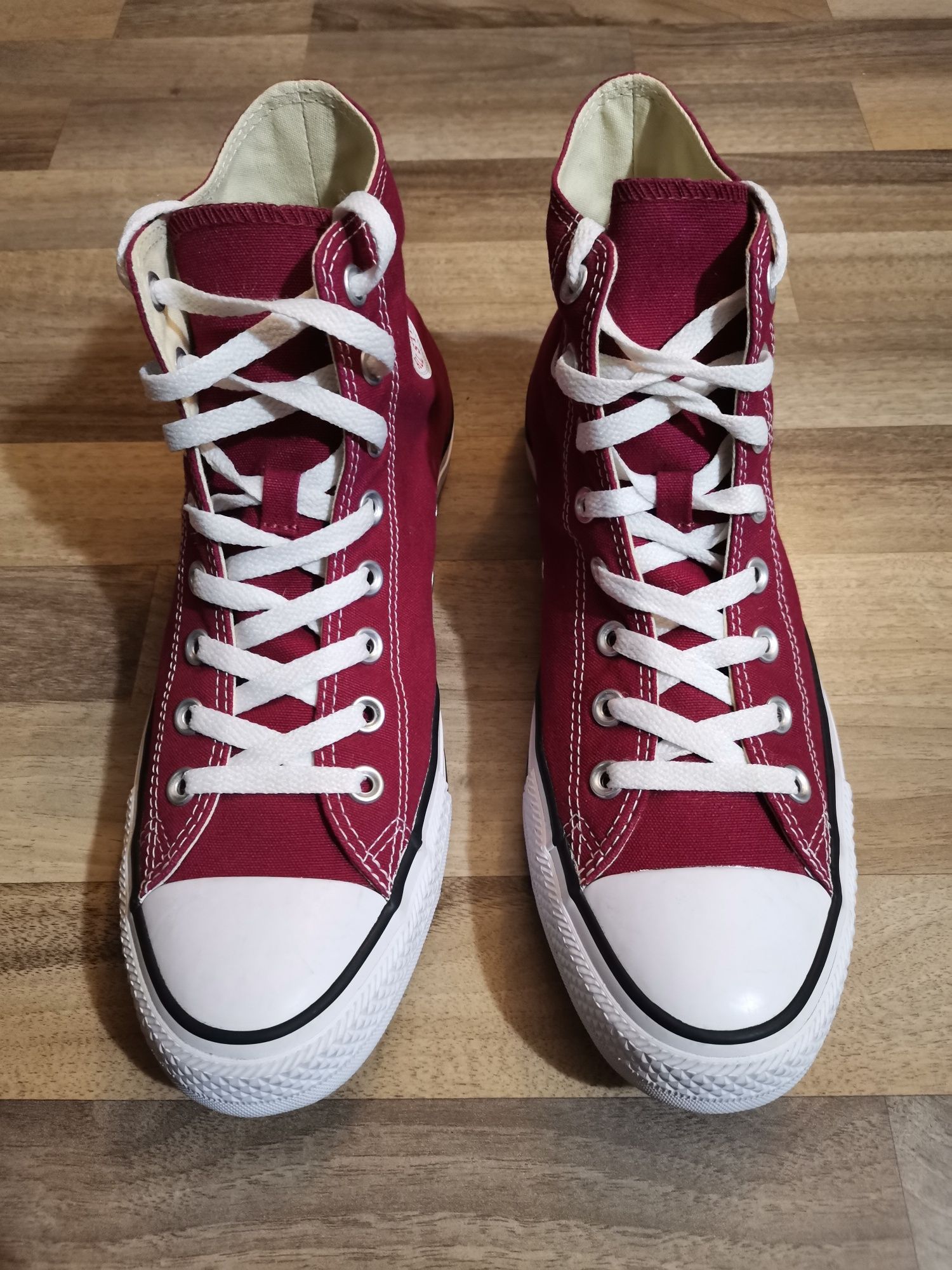 Vând urgent Converse Chuck Taylor All Star Spec