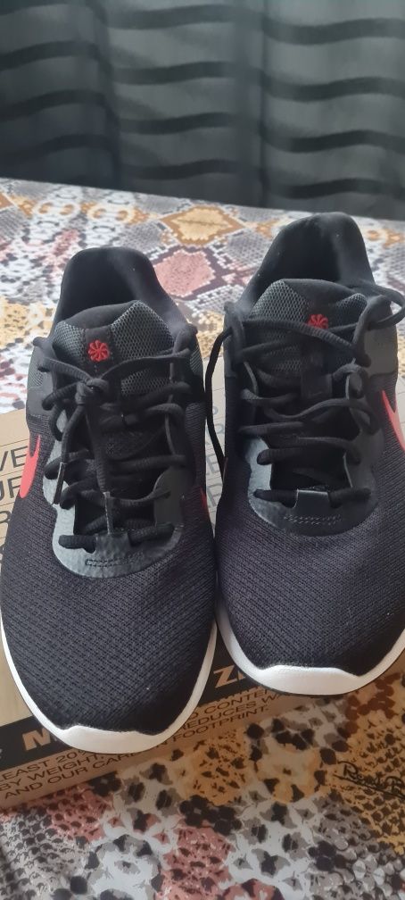 NIKE оригинални маратонки , размер 45 , НОВИ