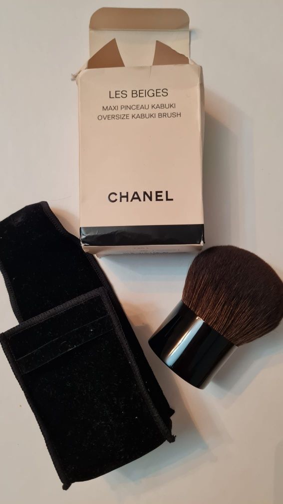 Pensula Chanel lea Beiges oversize kabuki brush