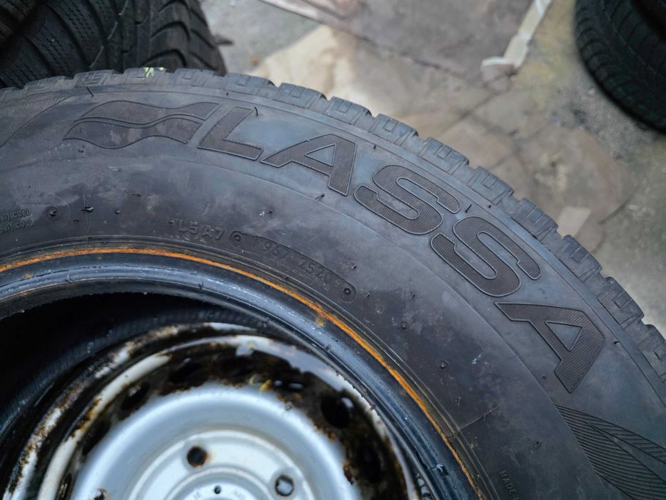 4бр Зимни гуми за Бус 235 65 16 С - Lassa 12 плата