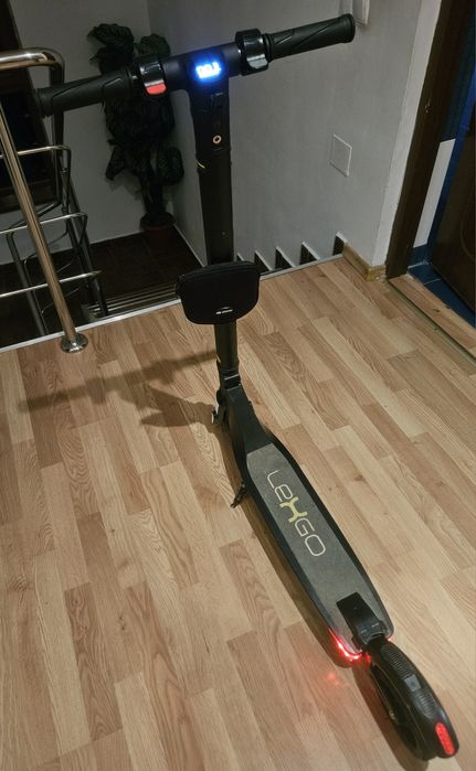 Vând trotineta electrica