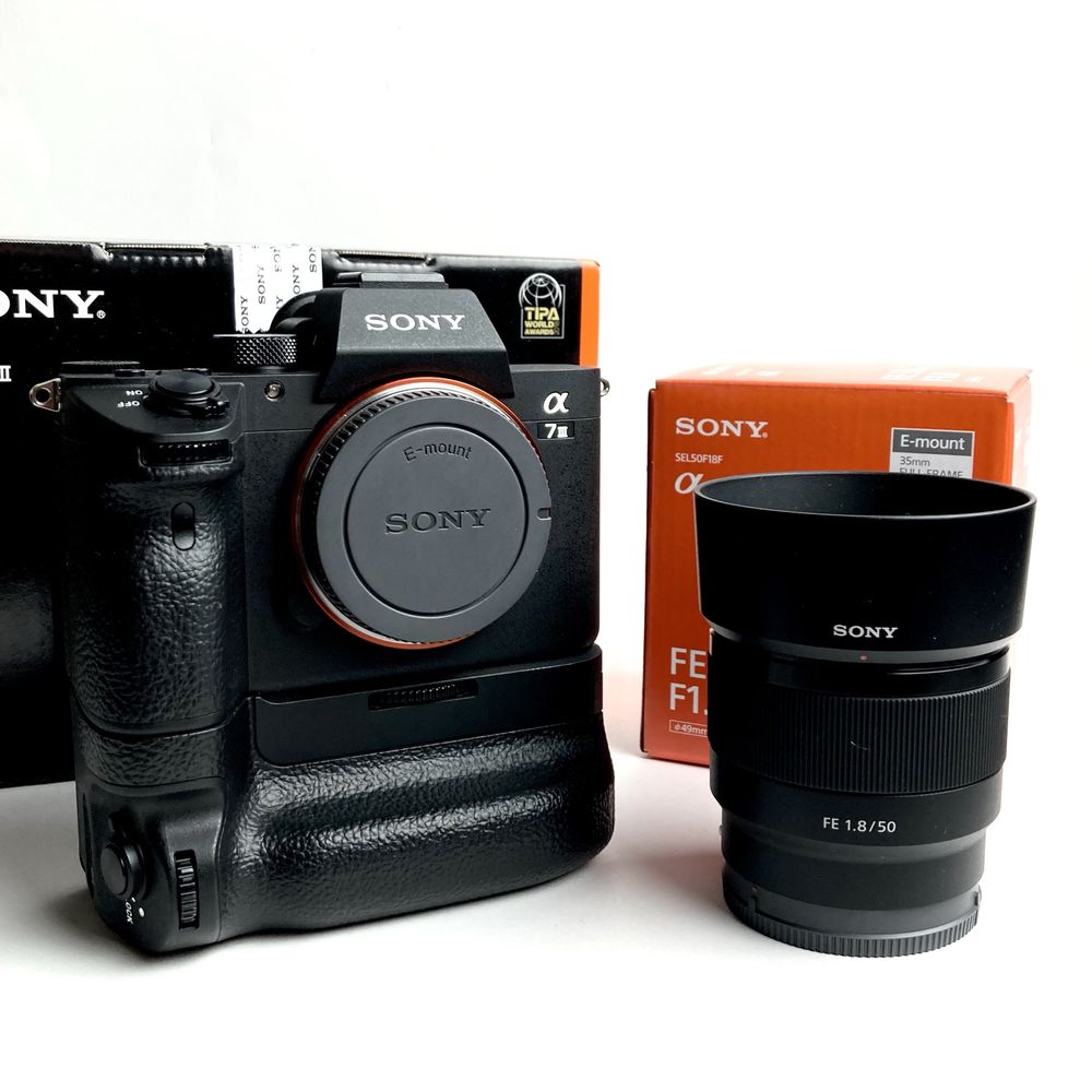 SONY A7III с грип, обектив 50мм и гаранция