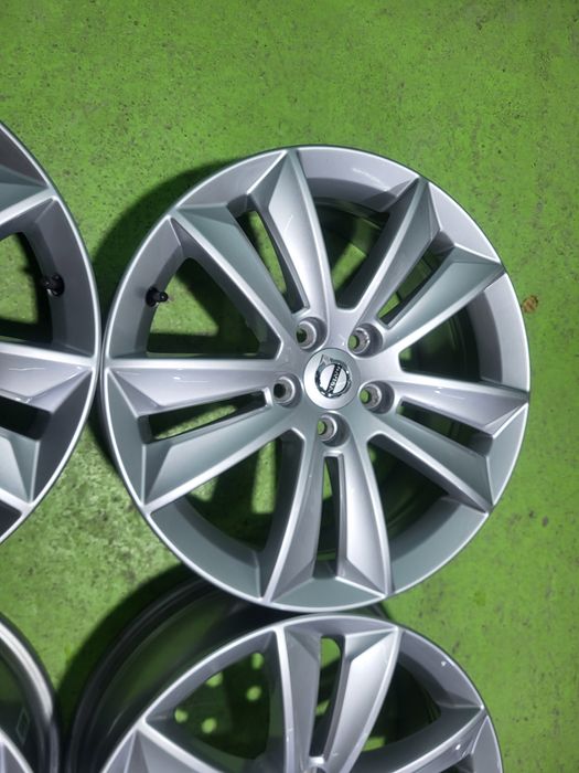 17 5x108 Volvo лети джанти 5х108 Волво