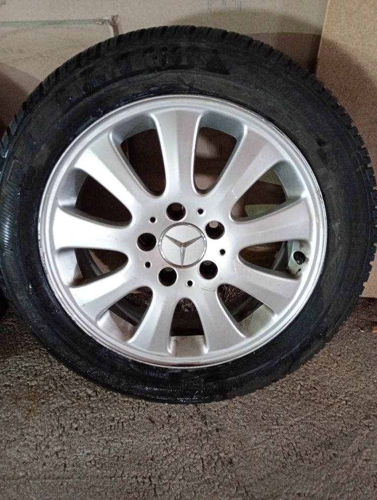 MERCEDES джанти със зимни гуми 205/50/16 6J ET46 5x112 цо 66,6