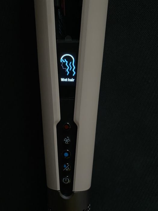 Aparat de îndreptat parul cu aer cald 2-in-1