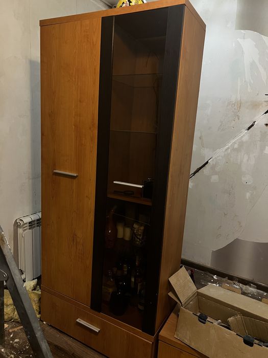 Отдам два шкафа