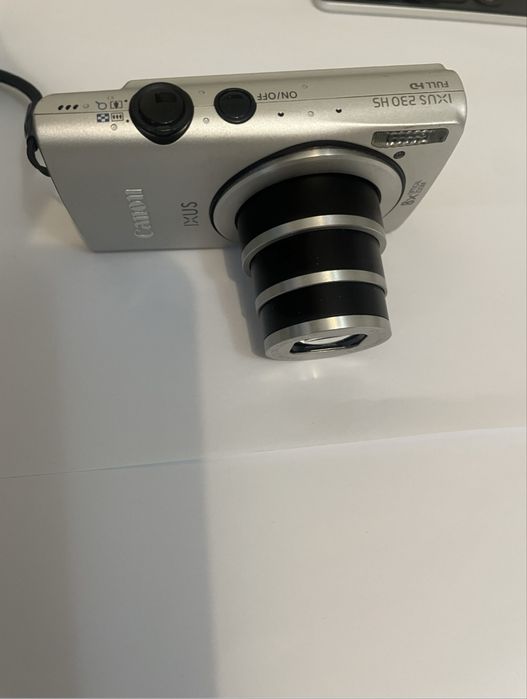 Canon Ixus 230 HS,12Mpx, 8x zoom optic,afisare data ora pe poze