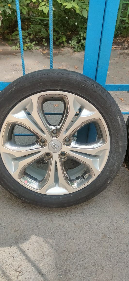Продам комплект колес, диски с шинами на Hyundai, Honda, Kia, Mazda.