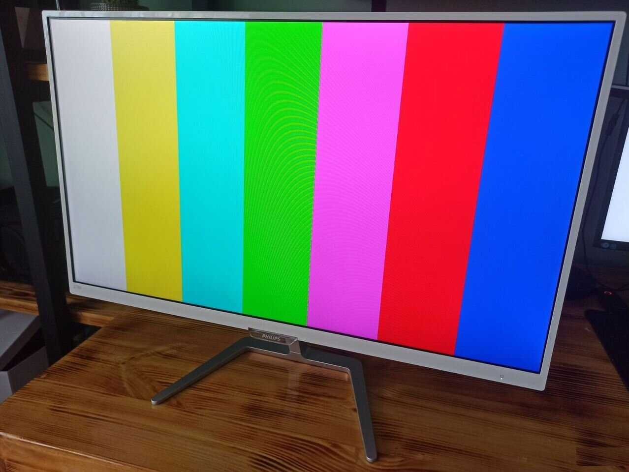 Монитор PHILIPS 276E7Q бeлогo цветa.