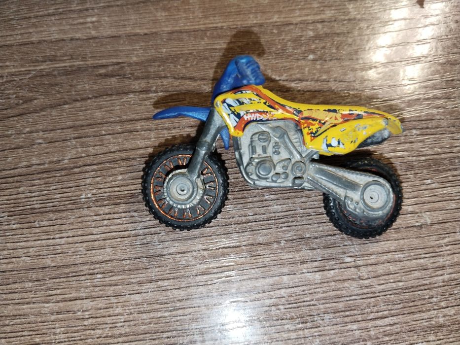 Hot wheels мотоцикл