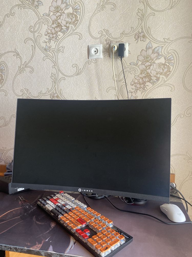 Immer 180Hz 27ta lik monitor