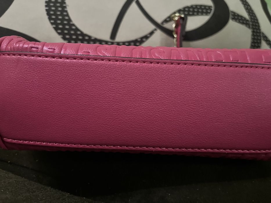 Чатна на Guess, почти не носена