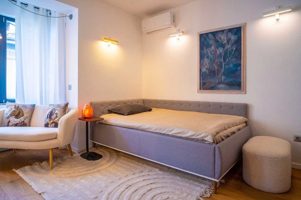 Дава се под наем Едностаен апартамент в София, Център - 42 кв.м за 433.5 € - Снимка #2