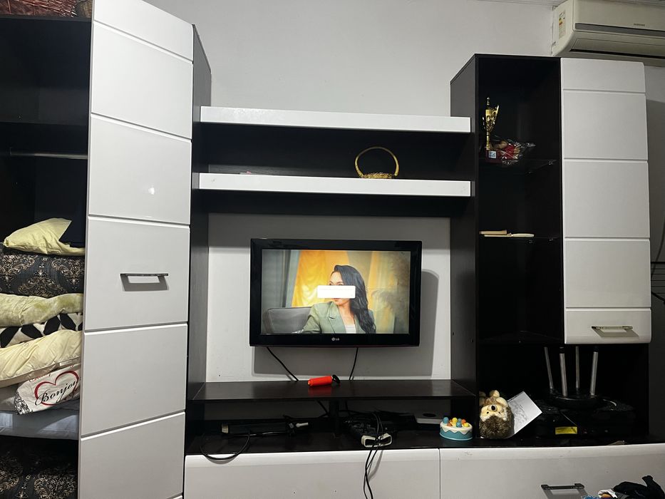 Горка для зала или спальни